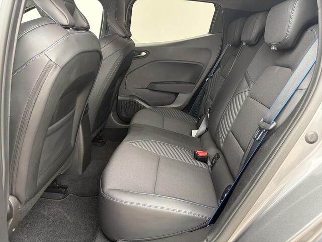Renault CLIO 1.0 TCe 90 GPF esprit Alpine / Pack Winter / Camera 360° / Fabrieksgarantie tot 25-06-2027 / Stuur- & Stoelverwarming / Adaptief cruise control / Keyless Entry/Start / Climate control / Draadloze telefoon lader / Apple Carplay/Android Auto /