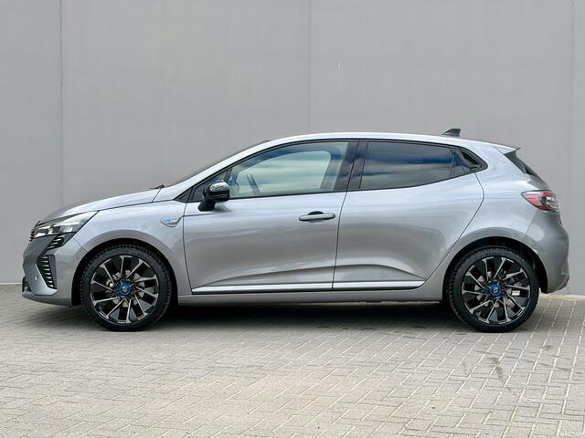 Renault CLIO 1.0 TCe 90 GPF esprit Alpine / Pack Winter / Camera 360° / Fabrieksgarantie tot 25-06-2027 / Stuur- & Stoelverwarming / Adaptief cruise control / Keyless Entry/Start / Climate control / Draadloze telefoon lader / Apple Carplay/Android Auto /