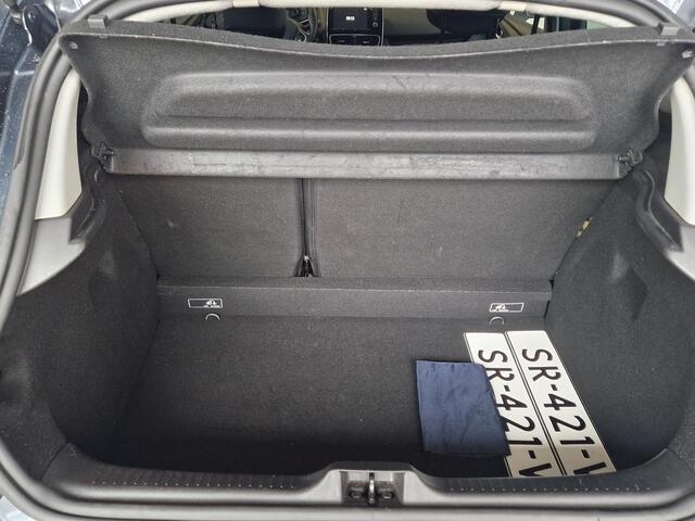 Renault CLIO 0.9 TCe Intens | TREKHAAK AFNEEMBAAR | DEALER ONDERHOUDEN | STOELVERWARMING | NAVIGATIE |