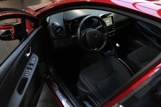Renault CLIO TCe 90pk Limited +trekhaak
