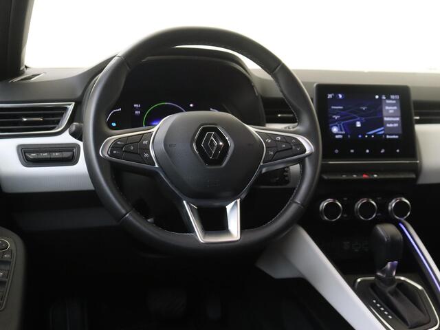 Renault CLIO 1.6 E-Tech Hybrid 145 Techno | Pack Advanced Safety | Apple Carplay/Android Auto | cruise control | electronic climate control | kunstlederen/stof bekleding | LED koplampen | lichtmetalen velgen 16" | navigatiesysteem | rijstrooksensor met correctie