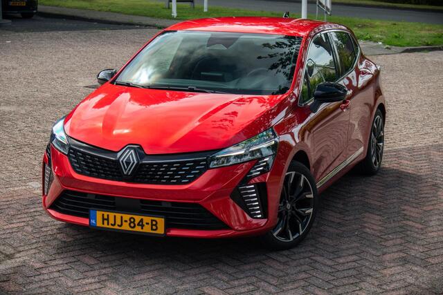 Renault CLIO 1.6 E-Tech Full Hybrid 145 techno | Cruise Control | Climate Control | Camera | Pack winter | 17 Inch Lichtmetalen Velgen | 7900KM! | Wordt verwacht
