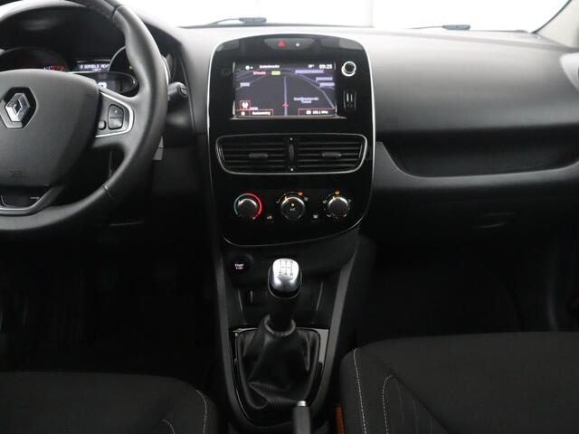 Renault CLIO 0.9 TCe Limited | Cruise control | Park assist | Bluetooth | Navigatie | DAB | Getint glas | Full LED | Lichtmetaal 16'' |