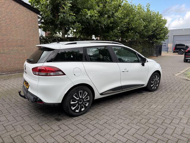 Renault CLIO Estate 0.9 TCe Limited Komt binnen - Airco Navigatie Stoelverwarming