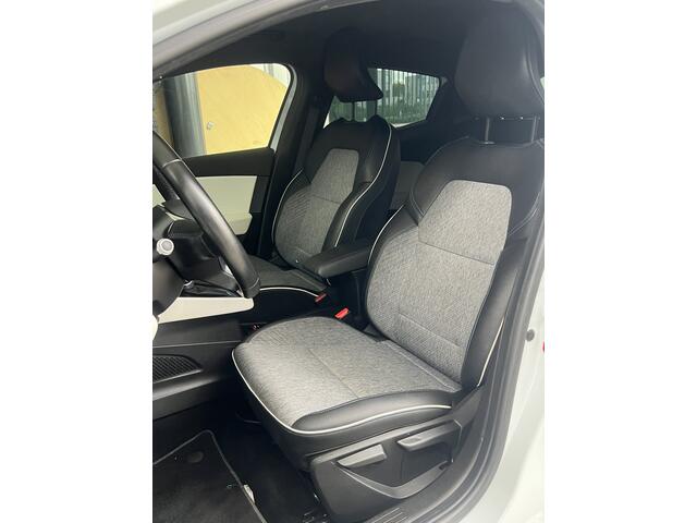 Renault CLIO 1.6 E-Tech Hybrid 140 Zen | AUTOMAAT | CAMERA | CARPLAY/ANDROID | NAVI | CRUISE CONTROL | PDC V+A | CLIMATE CONTROL | LMV 16'' | KEYLESS | LED | DAB | BLUETOOTH