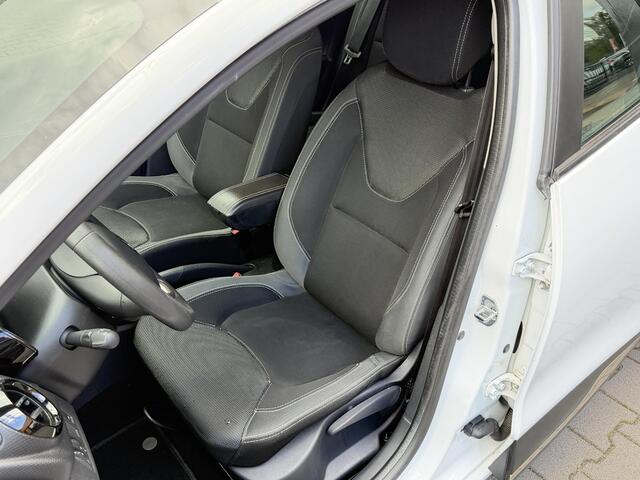 Renault CLIO Estate 0.9 TCe Navigatie, Cruise control, PDC, Garantie.