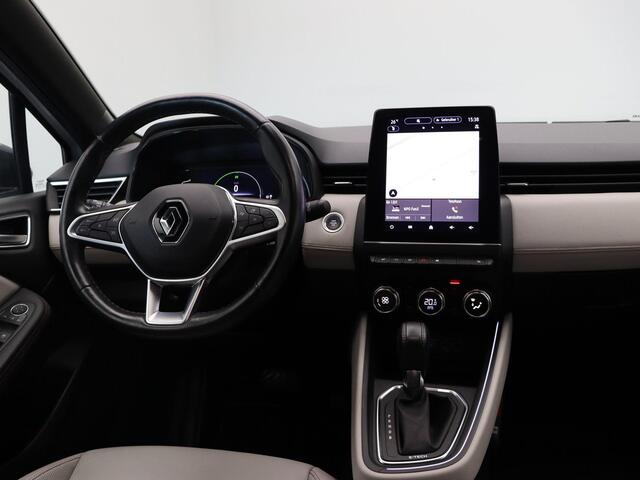 Renault CLIO E-Tech Hybrid 140pk Initiale Paris | Stoel- en stuurwielverwarming | Lederen bekleding | Achteruitrijcamera | Apple Carplay / Android Auto |