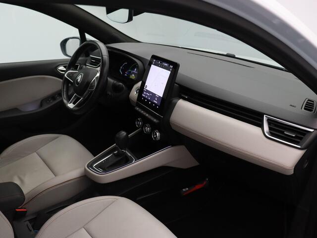 Renault CLIO E-Tech Hybrid 140pk Initiale Paris | Stoel- en stuurwielverwarming | Lederen bekleding | Achteruitrijcamera | Apple Carplay / Android Auto |