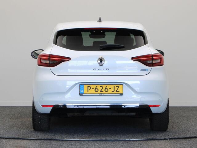 Renault CLIO E-Tech Hybrid 140pk Initiale Paris | Stoel- en stuurwielverwarming | Lederen bekleding | Achteruitrijcamera | Apple Carplay / Android Auto |