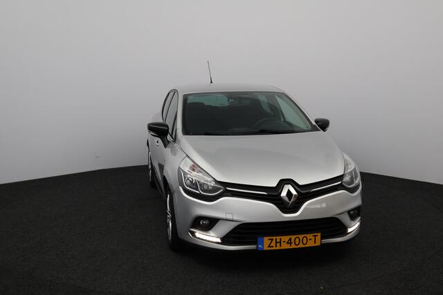 Renault CLIO 0.9 TCe Limited /Facelift! /KEYLESS! /Apple + Android /DAB+! /Navi /Airco /Cruise /Elek. pakket /Bluetooth /Multi. Leder Stuur /Isofix /LED Dagrijverl. /16"LMV /Extra getint glas /Mistlampen /PDC.