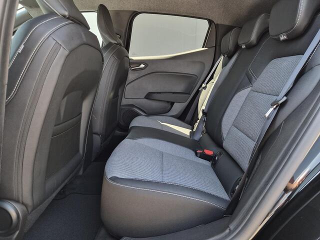 Renault CLIO 1.6 E-Tech Full Hybrid 145 techno / Fabrieksgarantie tot 09-2027 / Stuur- & Stoelverwarming / All Season Banden / 360 Graden Camera / Navigatie / Cruise Control / Apple Carplay & Android Auto / Climate Control /