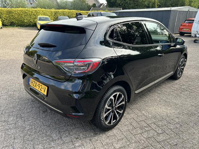Renault CLIO 1.6 E-Tech Full Hybrid 145 techno