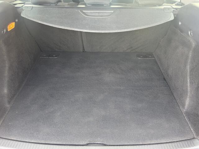 Renault CLIO Estate 0.9 Energy TCe Limited Navigatie, Parkeersnes, Airco, etc..
