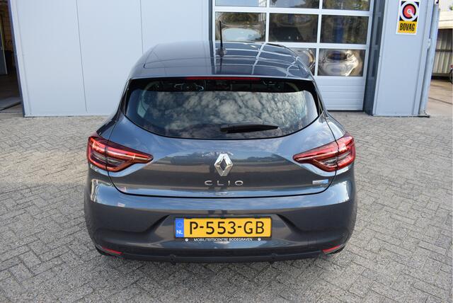 Renault CLIO 1.6 E-Tech Hybrid 140 Zen | NL-Auto | Navi | Parkeersensoren
