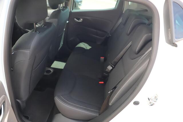 Renault CLIO 0.9 TCe Limited Trekhaak Navigatie Airco Cruise Control Bluetooth Donkere Ramen Parkeersensor