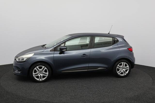 Renault CLIO 0.9 TCe Zen/ 64.000 KM! N.A.P!/ Facelift!/ DAB+/ Airco/ Cruise/ Elek. pakket/ Isofix/ Bluetooth/ AUX & USB/ Getint glas/ Metallic lak/ LED Dagrijverl.