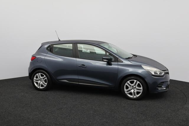 Renault CLIO 0.9 TCe Zen/ 64.000 KM! N.A.P!/ Facelift!/ DAB+/ Airco/ Cruise/ Elek. pakket/ Isofix/ Bluetooth/ AUX & USB/ Getint glas/ Metallic lak/ LED Dagrijverl.