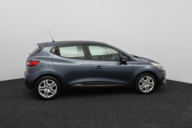 Renault CLIO 0.9 TCe Zen/ 64.000 KM! N.A.P!/ Facelift!/ DAB+/ Airco/ Cruise/ Elek. pakket/ Isofix/ Bluetooth/ AUX & USB/ Getint glas/ Metallic lak/ LED Dagrijverl.