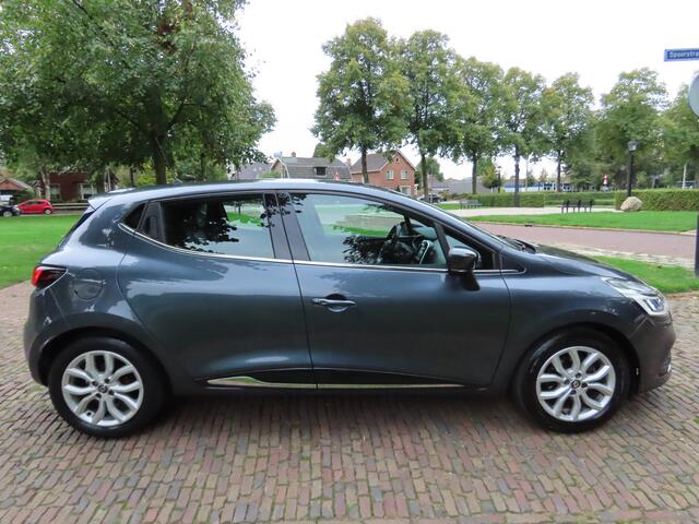 Renault CLIO 1.2 TCe Intens Leer/Stof Sportstoelen Ecc Cruisecontrol Navigatie Achteruitrijcamera Keyless Entry Bleutooth Pdc Led 5 Drs Lm Velgen***Goed Onderhouden***