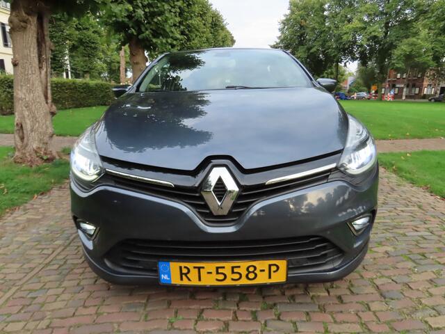 Renault CLIO 1.2 TCe Intens Leer/Stof Sportstoelen Ecc Cruisecontrol Navigatie Achteruitrijcamera Keyless Entry Bleutooth Pdc Led 5 Drs Lm Velgen***Goed Onderhouden***