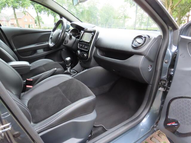 Renault CLIO 1.2 TCe Intens Leer/Stof Sportstoelen Ecc Cruisecontrol Navigatie Achteruitrijcamera Keyless Entry Bleutooth Pdc Led 5 Drs Lm Velgen***Goed Onderhouden***