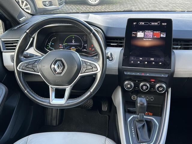 Renault CLIO 1.6 E-Tech Hybrid 140 Initiale Paris | Navigatie | Camera | Premium Audio | Verwarmbare Voorstoelen | Trekhaak |