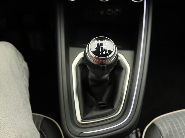 Renault CLIO TCe 90 Techno | Apple Carplay & Android Auto | Cruise Control | Climate Control | Achteruitrijcamera met sensoren | Navi |