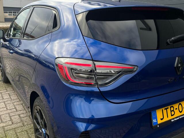 Renault CLIO 1.6 E-Tech Full Hybrid Esprit Alpine 145PK | Adaptive Cruise Control | Airco Automatisch | Apple CarPlay/Android Auto | Achteruitrijcamera | Blind Spot Warning | Draadloze Oplader | Grootlichtassistent | Keyless | Parkeersensoren Voor en Achter |