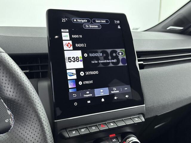 Renault CLIO 1.0 TCe 90Pk GPF Esprit Alpine | Navigatie | Cruise Control | Climate Control | Bose Audio Systeem | Apple Carplay/Android Auto | Lichtmetalen Wielen 17" 'La Fleche' | Stoel-en Stuurverwarming | Parkeersensoren voor -er achter incl. Camera |