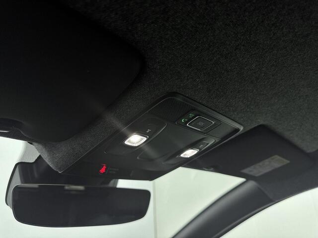 Renault CLIO 1.6 E-Tech Hybrid 145 E-Tech Engineered | Pack Advanced Safety | Pack Lightning | Apple Carplay/Android Auto | cruise control | electronic climate control | lederen/stof bekleding | LED koplampen | lichtmetalen velgen 17" | navigatiesysteem |