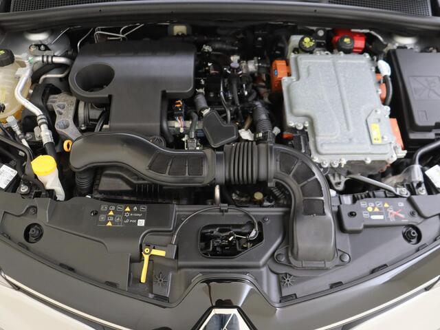 Renault CLIO 1.6 E-Tech Hybrid 140 Limited | airco automatisch | Apple Carplay/Android | cruise control | LED koplampen | lederen bekleding | lichtmetalen velgen 17"| navigatiesysteem full map | rijstrooksensor met correctie | voorstoelen verwarmd |