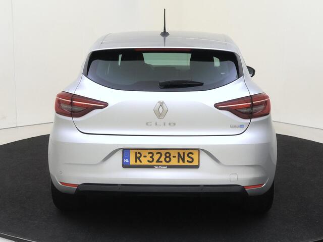 Renault CLIO 1.6 E-Tech Hybrid 140 Limited | airco automatisch | Apple Carplay/Android | cruise control | LED koplampen | lederen bekleding | lichtmetalen velgen 17"| navigatiesysteem full map | rijstrooksensor met correctie | voorstoelen verwarmd |