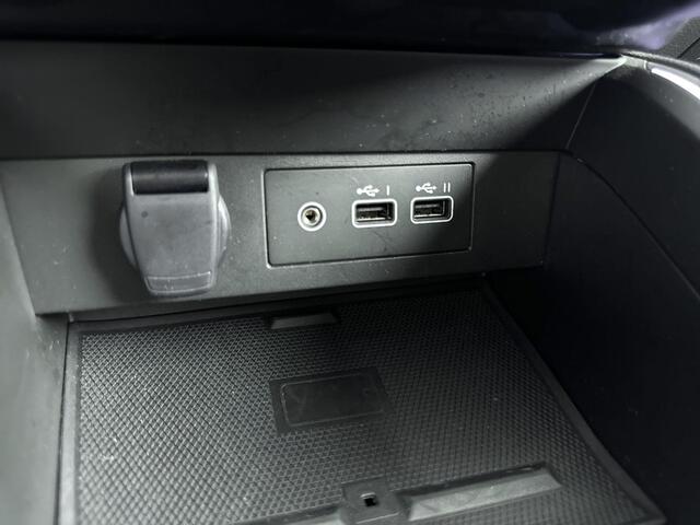 Renault CLIO 1.0 TCe 90Pk Techno | Navigatie met 9.3 Inch Scherm | Climate Control | Cruise Control | Parkeersensoren incl. Camera | Apple Carplay/Android Auto | Keyless Entry | Lichtmetalen Velgen 16 Inch |