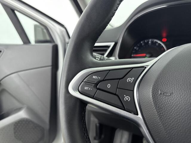 Renault CLIO 1.0 TCe 90Pk Evolution | Navigatie | Apple Carplay/Android Auto | Parkeersensoren Voor & Achter | Achteruitrijcamera | Lichtmetalen Velgen | Elektrisch Inklapbare Spiegels | Airconditioning | Privacy Glass |