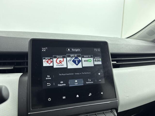 Renault CLIO 1.0 TCe 90Pk Evolution | Navigatie | Apple Carplay/Android Auto | Parkeersensoren Voor & Achter | Achteruitrijcamera | Lichtmetalen Velgen | Elektrisch Inklapbare Spiegels | Airconditioning | Privacy Glass |
