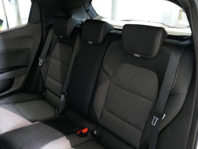 Renault CLIO 1.3 TCe Intens *Dealer onderhouden!* - Trekhaak - Camera - Sensor V+A - Getinte ramen achter