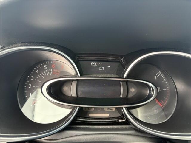 Renault CLIO Estate 1.2 120 PK TCe Intens | 17 '' velgen | camera achter | stoelverwarming voor | ECC |