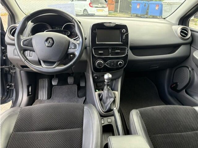 Renault CLIO Estate 1.2 120 PK TCe Intens | 17 '' velgen | camera achter | stoelverwarming voor | ECC |
