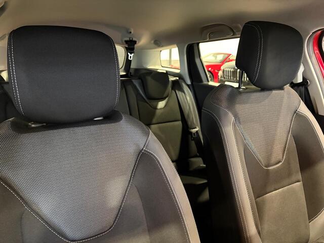 Renault CLIO Estate 0.9 TCe Intens Weinig KM | Trekhaak | Navigatie | Airco