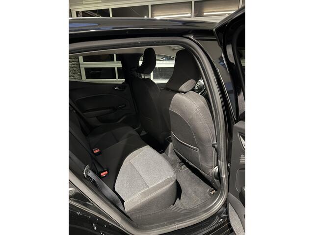 Renault CLIO 1.6 E-Tech Hybrid 145 Evolution