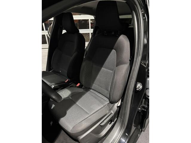 Renault CLIO 1.6 E-Tech Hybrid 145 Evolution