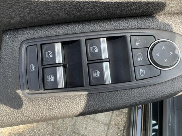 Renault CLIO 1.0 TCe Intens | Parkeersensoren achter | Handsfree sloten en sluiten |