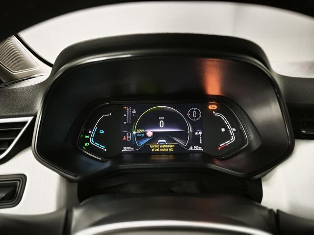 Renault CLIO 1.6 E-Tech Hybrid 145 Equilibre | Navigatie | Parkeersensoren | Cruise Control | Apple CarPlay / Android Auto |