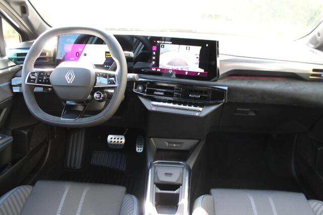 Renault CLIO 1.8 Hybrid 160 esprit Alpine * Vermelde prijs is inclusief de korting t.w.v. 1300,- *