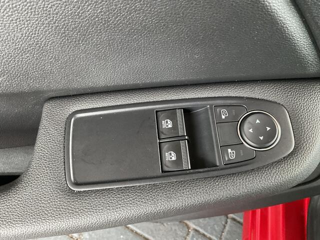 Renault CLIO 1.0 TCe Bi-Fuel Zen l APPLE CARPLAY & ANDROID AUTO l AIRCO l PARKEERSENSOREN l ALLSEASON BANDEN | 1E EIGENAAR | TANKEN VOOR € 0,86 PER LITER