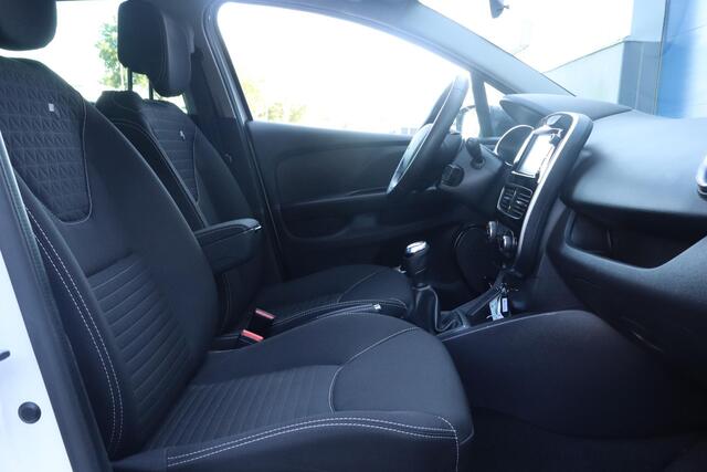 Renault CLIO 1.5 dCi Ecoleader Limited | Airco | Trekhaak | LM velgen | 2017