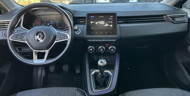 Renault CLIO 1.0 TCe Intens 101PK | 1e Eigenaar | Dealeronderhouden | NL AUTO | NAP | Achteruitrijcamera | Keyless Entry | Keyless Start | Climate Control | Navigatie | Cruise Control | Lichtmetalen Velgen | 2 Sleutels | APK tot 14-12-2027 |