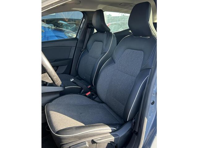 Renault CLIO 1.0 TCe Intens 101PK | 1e Eigenaar | Dealeronderhouden | NL AUTO | NAP | Achteruitrijcamera | Keyless Entry | Keyless Start | Climate Control | Navigatie | Cruise Control | Lichtmetalen Velgen | 2 Sleutels | APK tot 14-12-2027 |