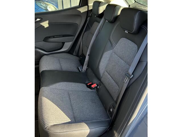 Renault CLIO 1.0 TCe Intens 101PK | 1e Eigenaar | Dealeronderhouden | NL AUTO | NAP | Achteruitrijcamera | Keyless Entry | Keyless Start | Climate Control | Navigatie | Cruise Control | Lichtmetalen Velgen | 2 Sleutels | APK tot 14-12-2027 |