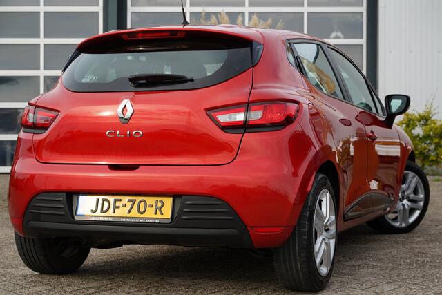 Renault CLIO 0.9 TCe Limited 90 pk | Airco | Bluetooth | Cruise control | Isofix bevestiging voor kinderzitjes | LED dagrijverlichting | Lichtmetalen velgen 16" | Navigatiesysteem full map | Parkeersensor achter | Zeer nette auto! – foto 2